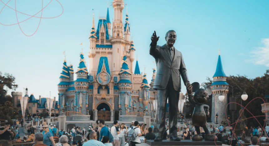 how to become a disney travel agent